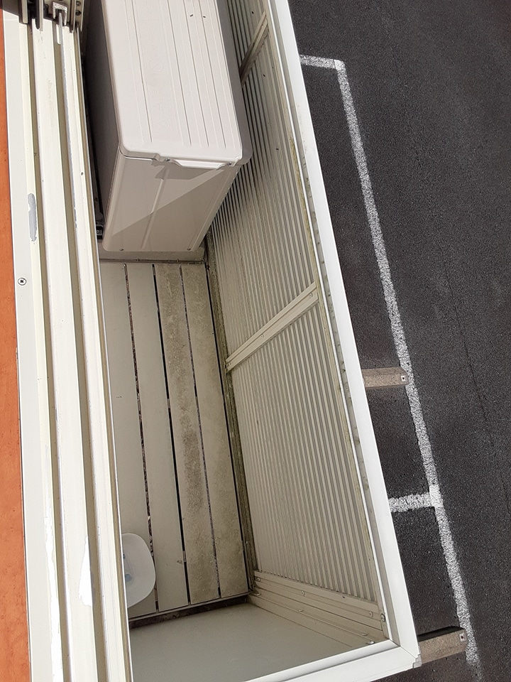 13/20 バルコニー