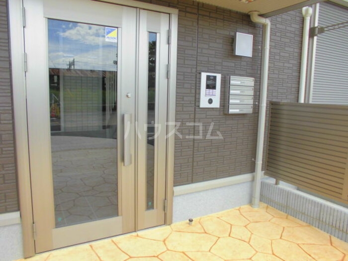 15/17 エントランス