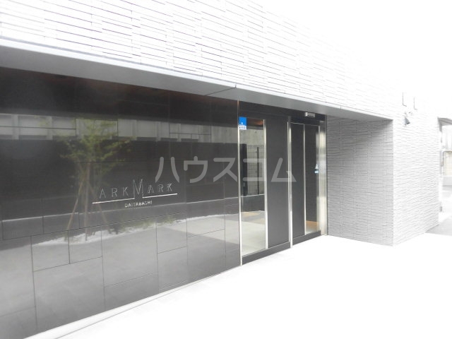 23/26 エントランス