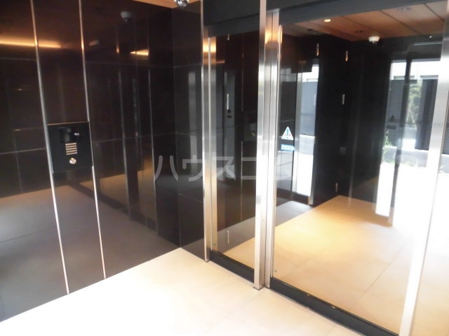 24/26 エントランス