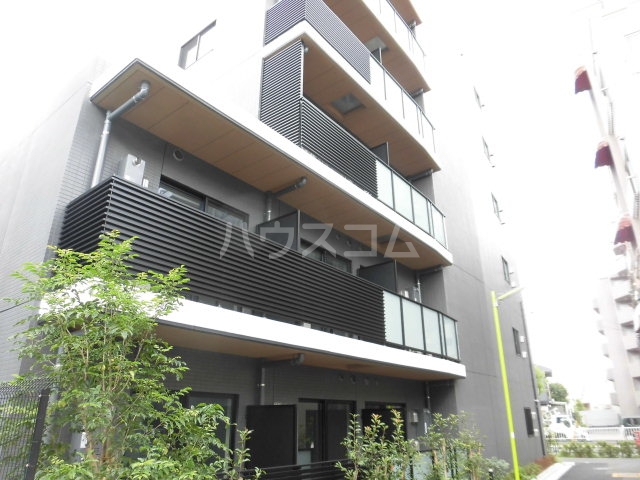 25/26 エントランス