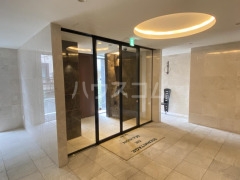 28/30 エントランス