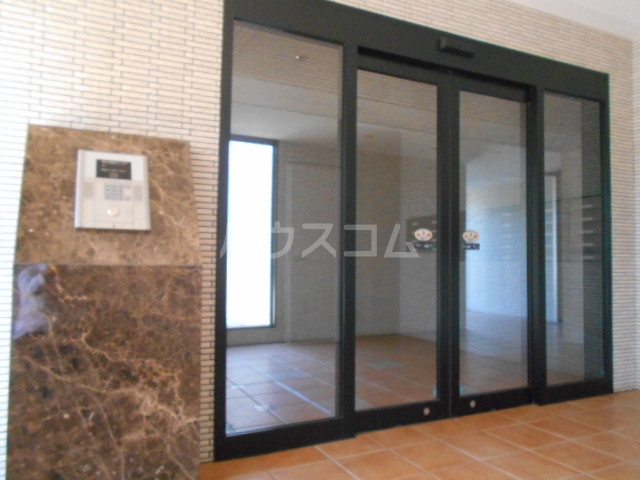 15/23 エントランス