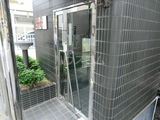 25/30 エントランス