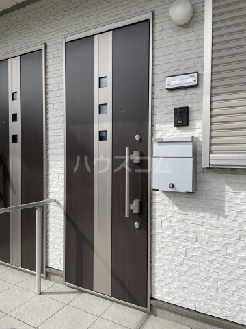 24/30 エントランス