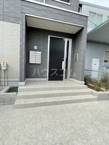 26/30 エントランス