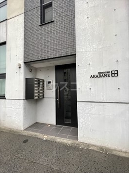 26/27 エントランス