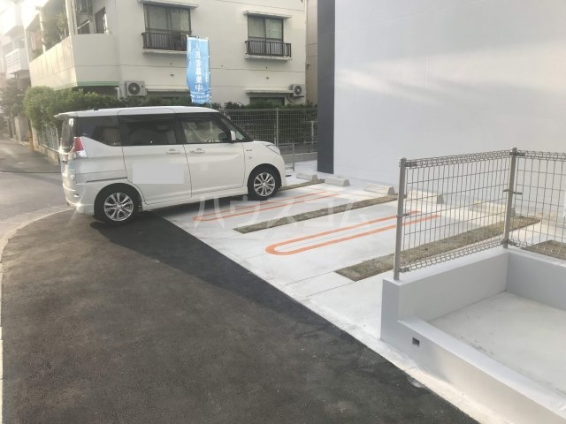 20/26 駐車場