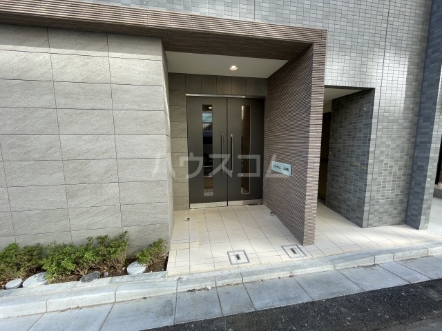 15/19 エントランス