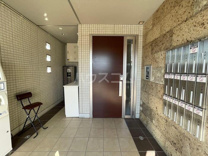 18/24 エントランス