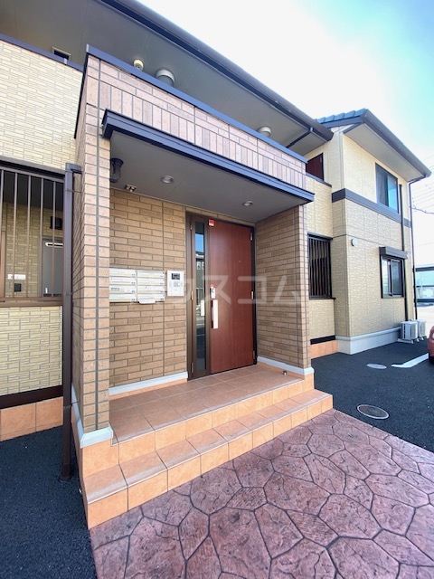 28/30 エントランス