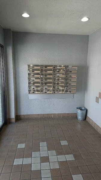 21/30 エントランス