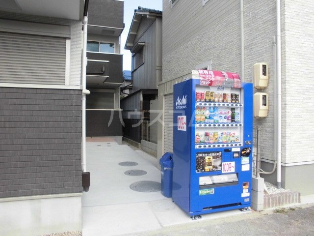 24/30 エントランス