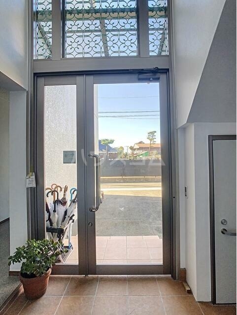 16/25 エントランス