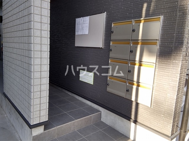 16/19 エントランス