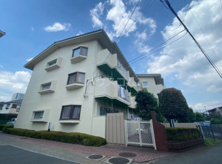 22/30 エントランス