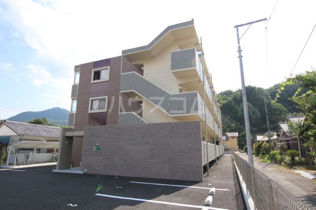 16/20 駐車場