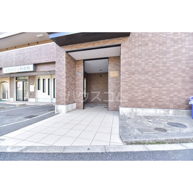 18/28 エントランス