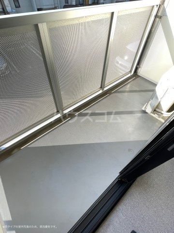 18/28 バルコニー