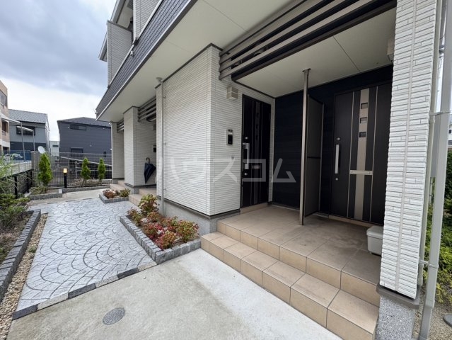 22/30 エントランス