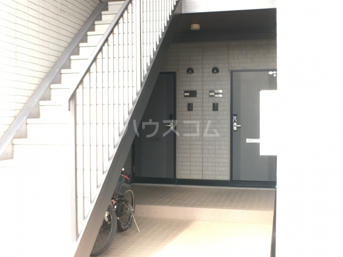 21/30 エントランス