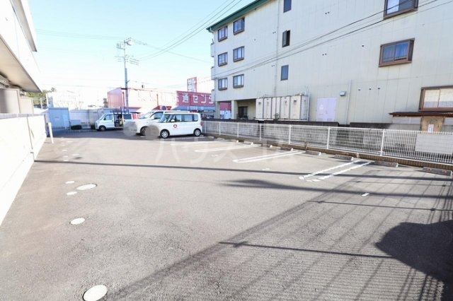 28/30 駐車場