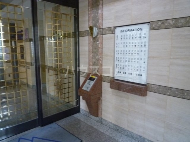 19/29 エントランス