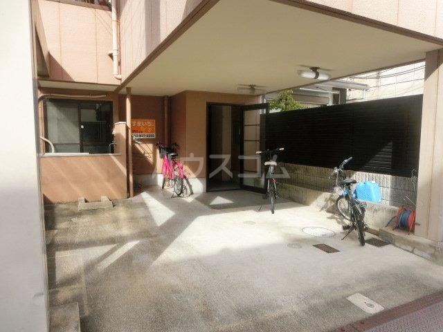2/2 エントランス