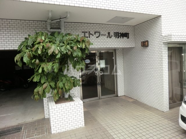 18/28 エントランス