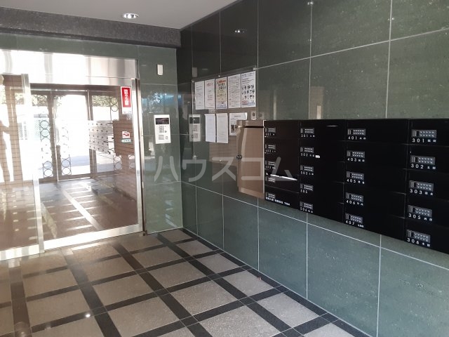 22/25 エントランス