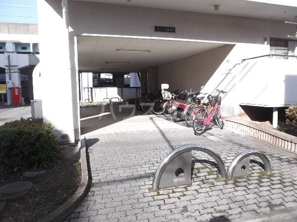 22/30 エントランス