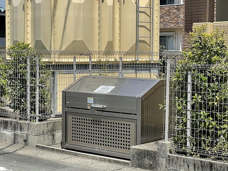 18/23 エントランス