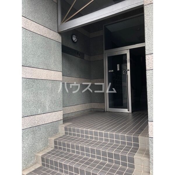 21/26 エントランス