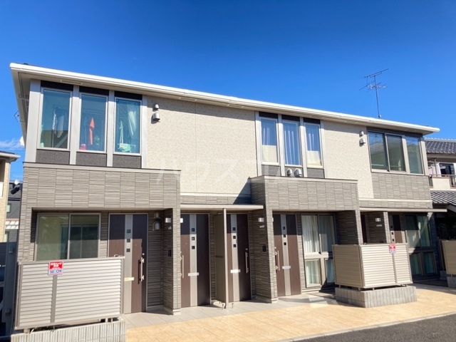 18/26 エントランス