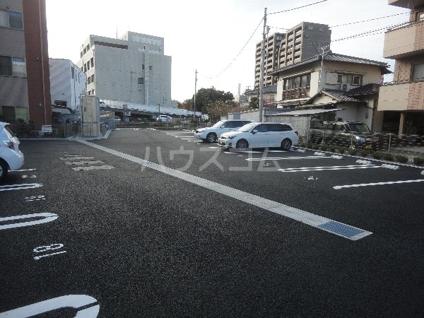 2/6 駐車場