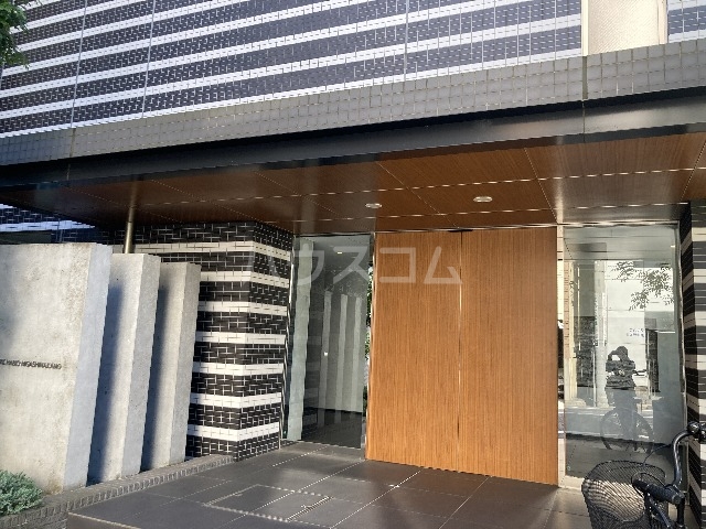 21/30 エントランス