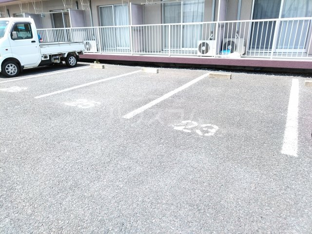 21/26 駐車場