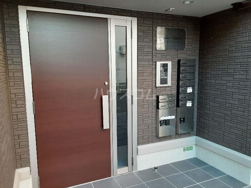 2/5 エントランス