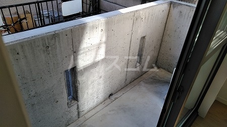 16/27 バルコニー