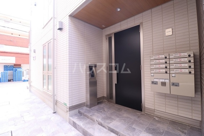 18/20 エントランス