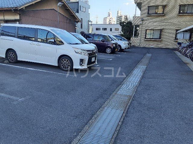 3/4 駐車場