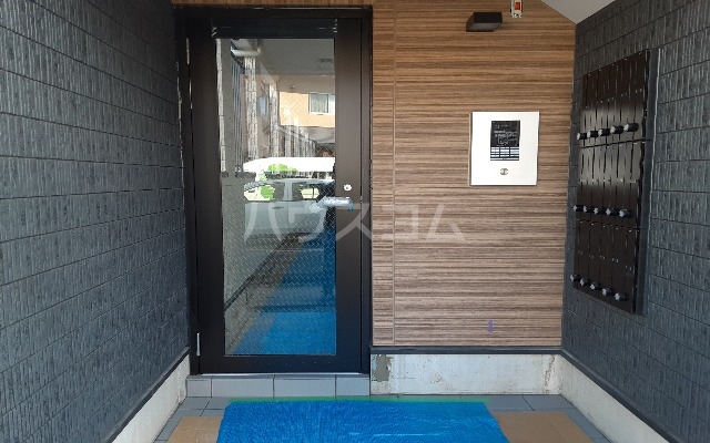 29/30 エントランス