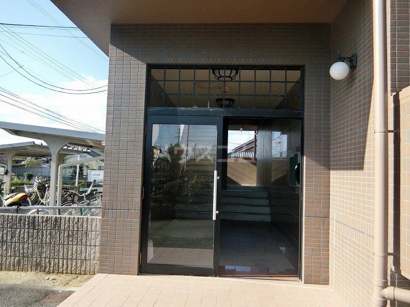 21/28 エントランス