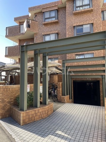 17/25 エントランス