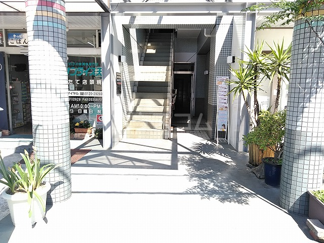 29/30 エントランス