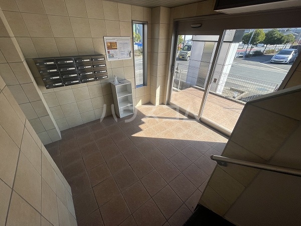 22/30 エントランス