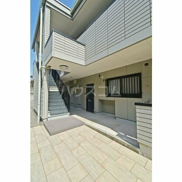 15/19 エントランス