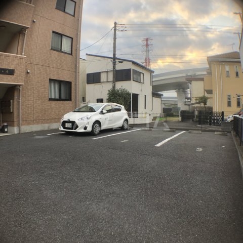 18/22 駐車場