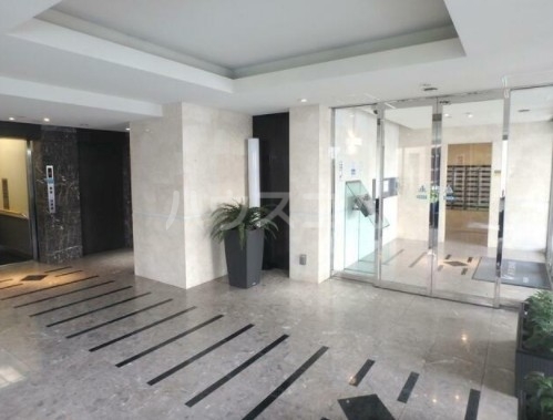 17/26 エントランス