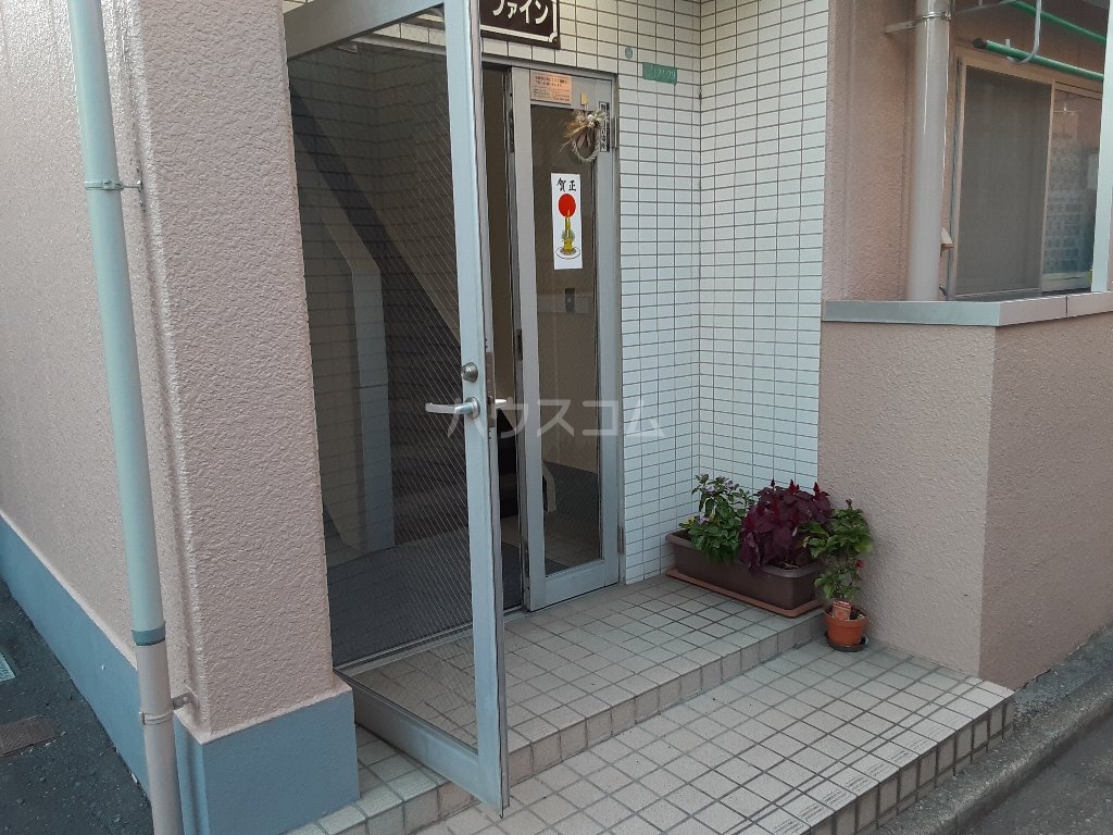 21/28 エントランス